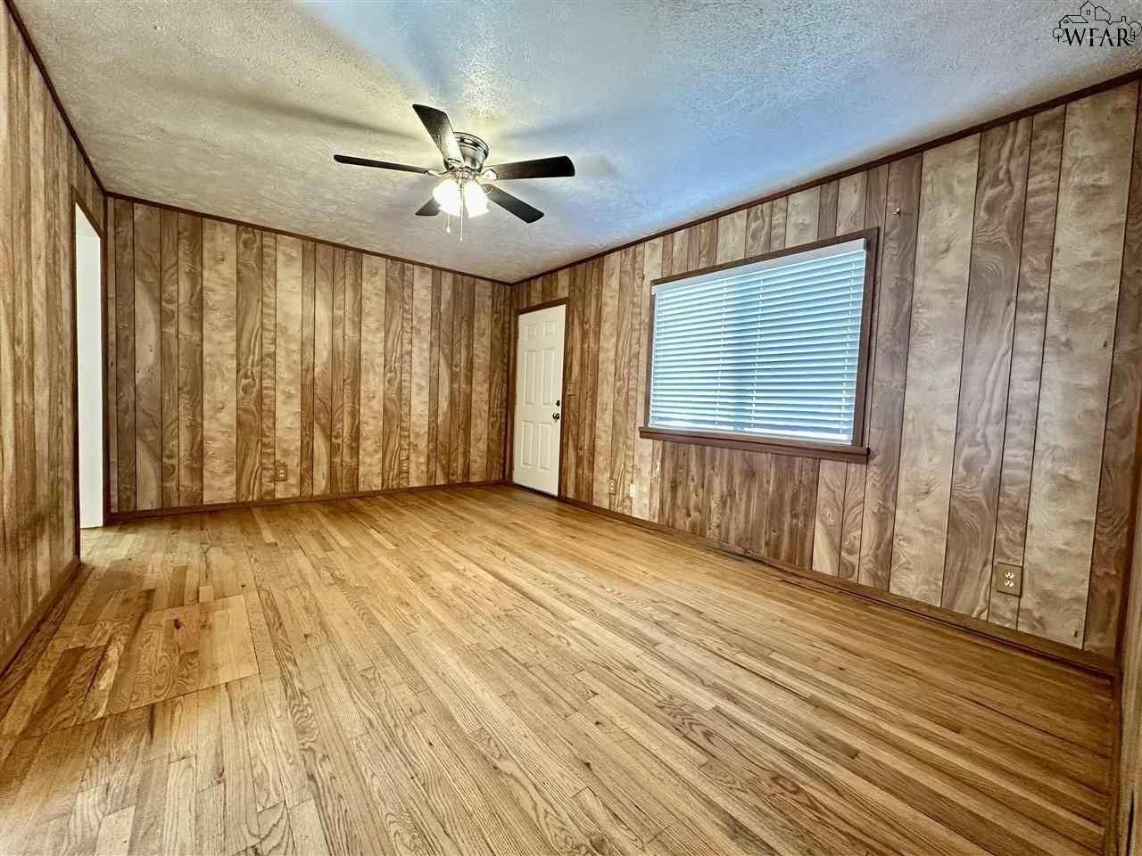 2211 Fillmore St - Photo 2 of 17