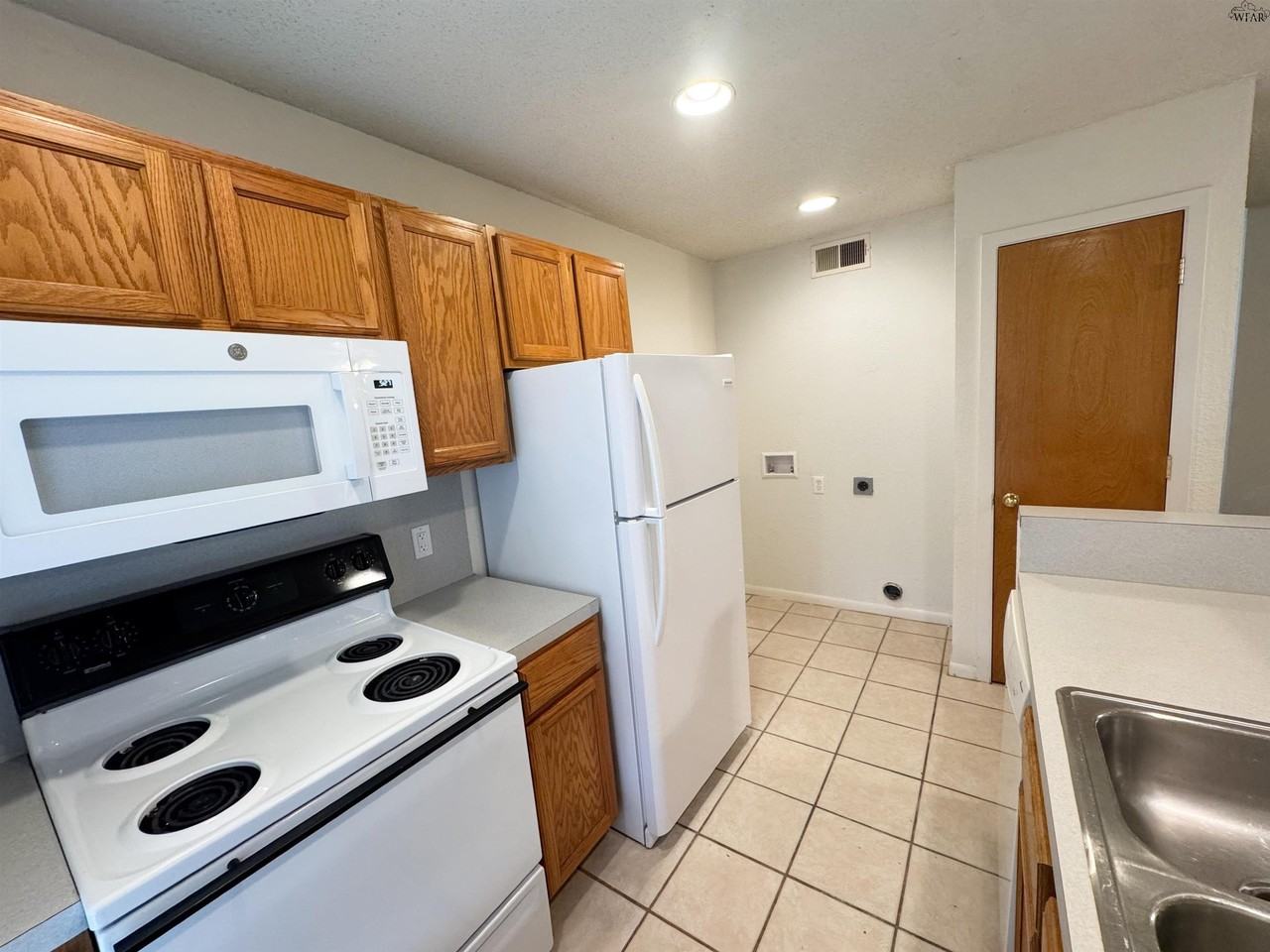 4621 Johnson Rd #7 - Photo 3 of 7