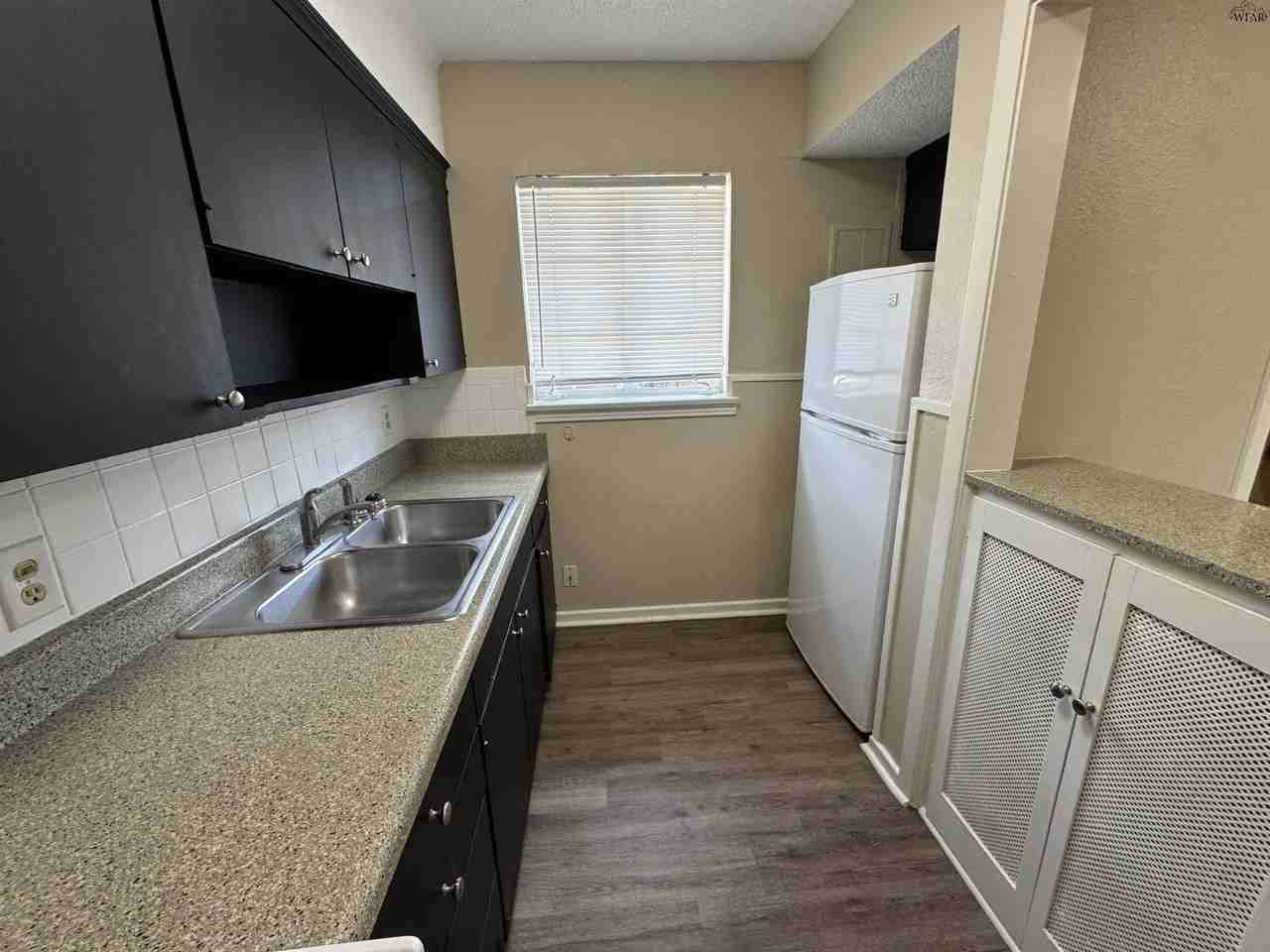 3701 Southmoor Ln #12W - Photo 4 of 17
