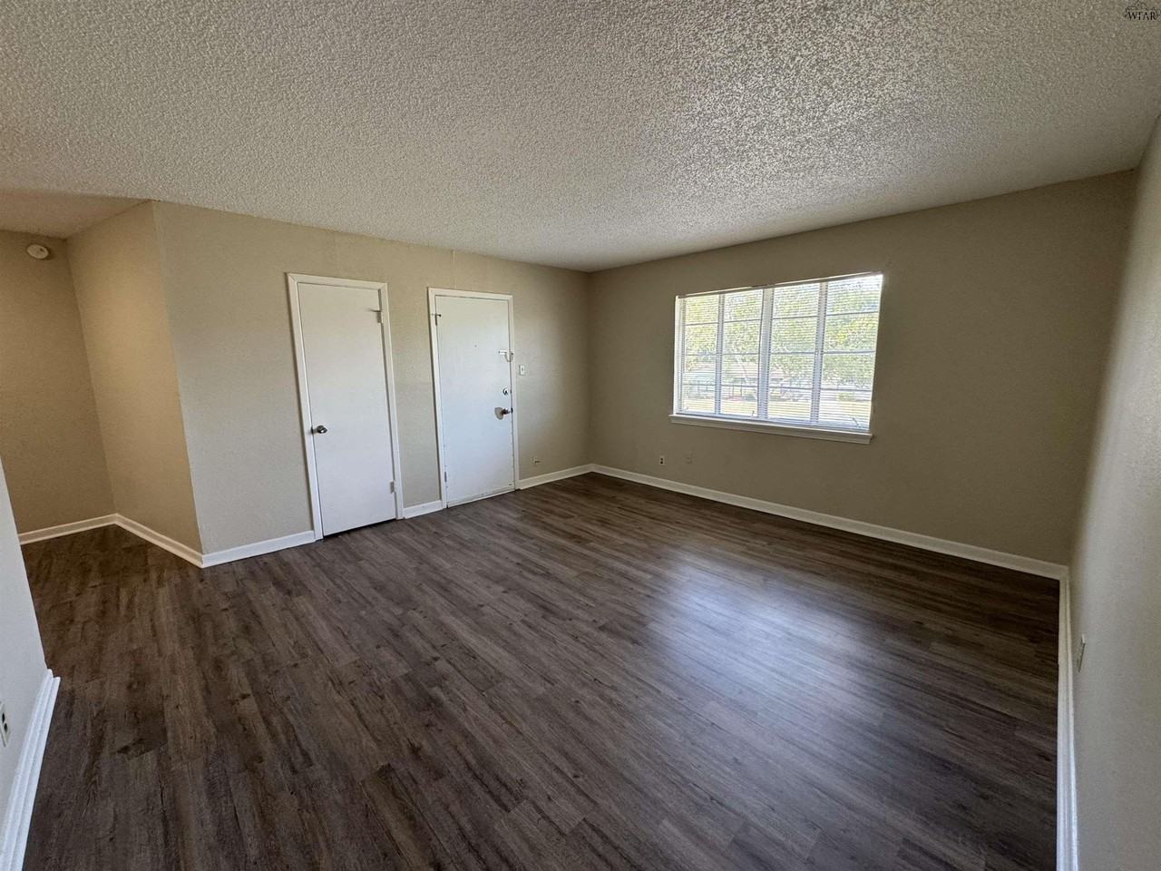 3701 Southmoor Ln #12W - Photo 6 of 17