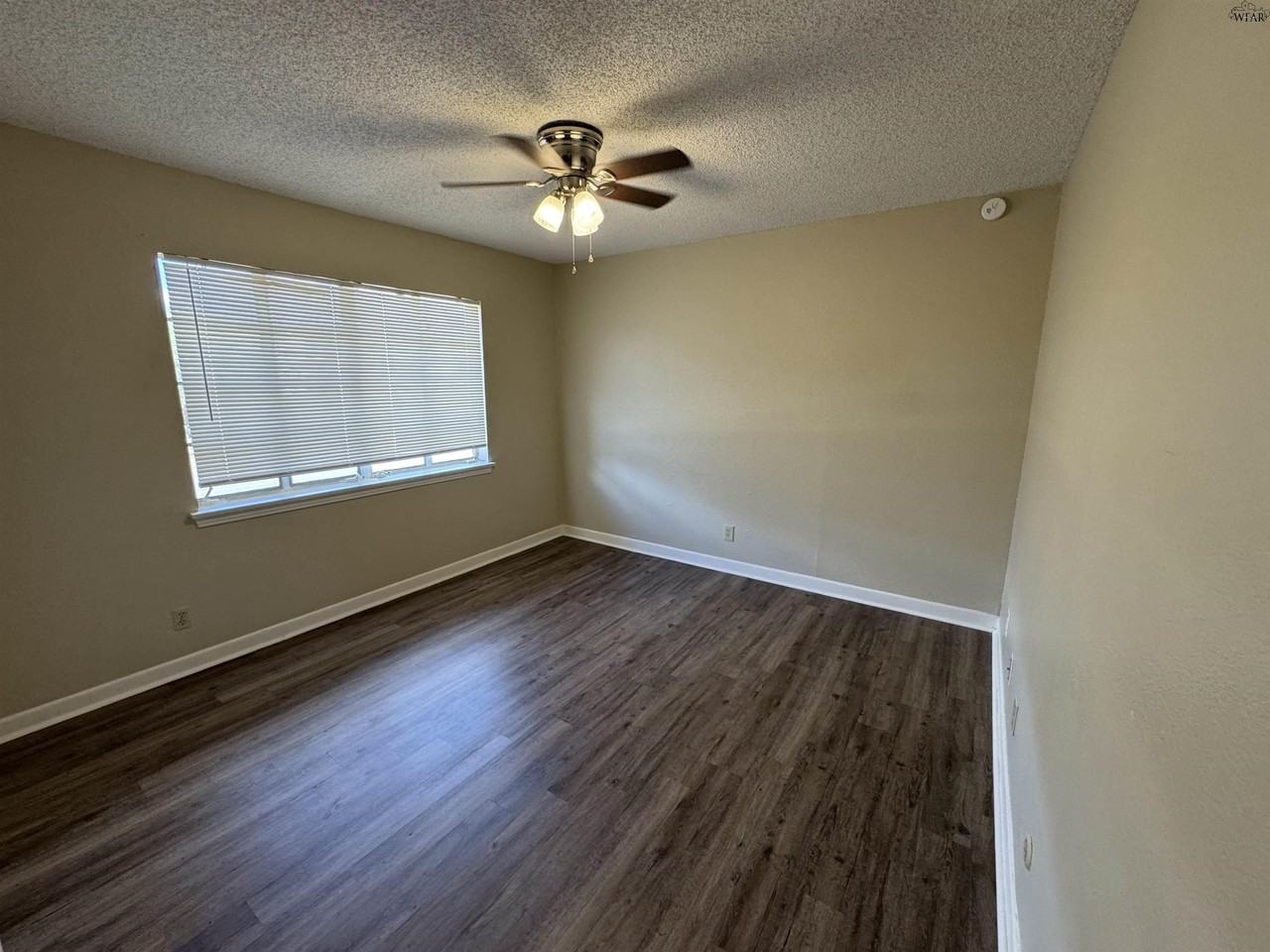 3701 Southmoor Ln #12W - Photo 7 of 17