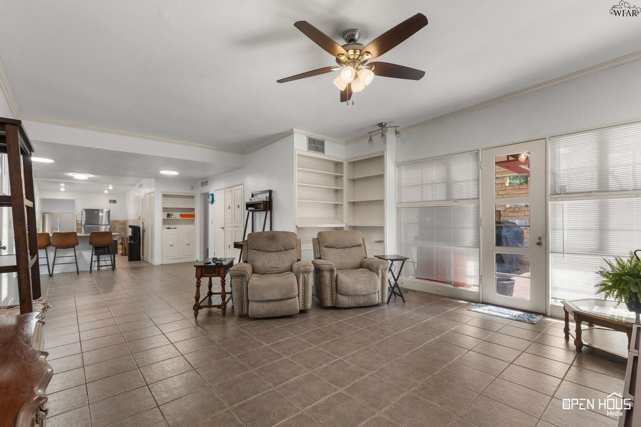 2904 Sturdevandt Pl - Photo 7 of 32