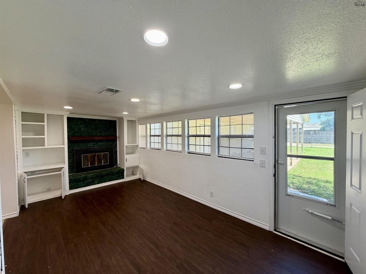 4617 Langford Ln - Photo 5 of 13