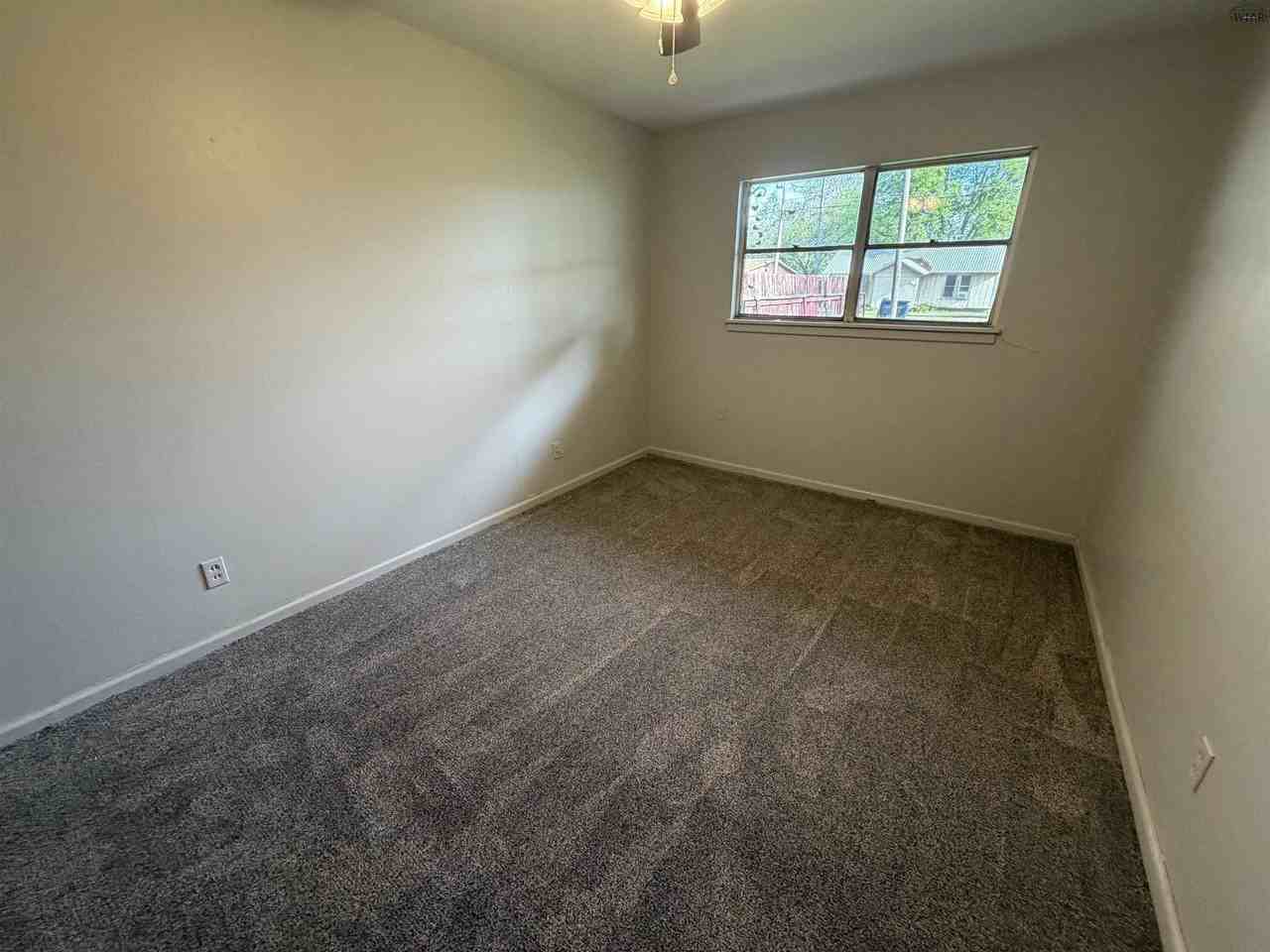 409 Park St #H - Photo 2 of 4