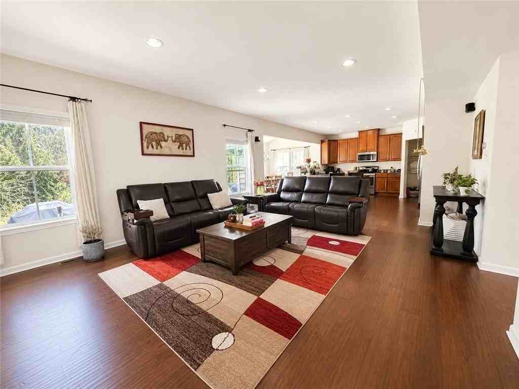2702 Pittsburgh Ct - Photo 3 of 19