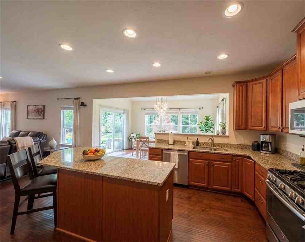 2702 Pittsburgh Ct - Photo 5 of 19