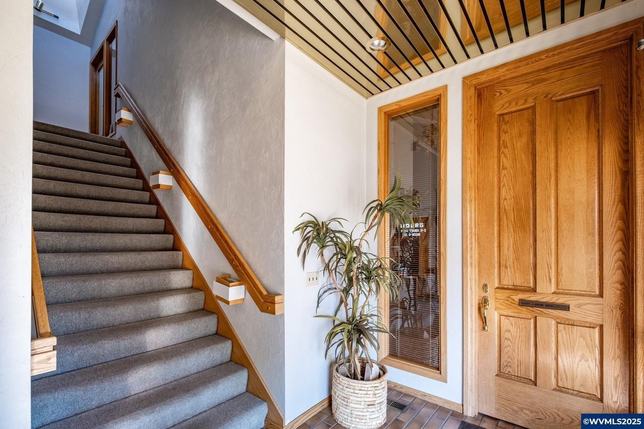 1010 S Main St #B - Photo 5 of 31