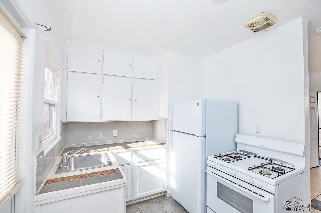 531 S 1st Ave #2 - Photo 4 of 15