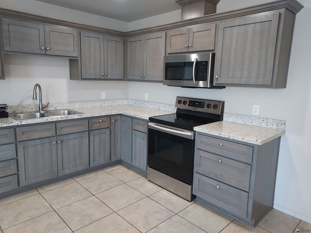 179 W 12th St #B - Photo 3 of 13