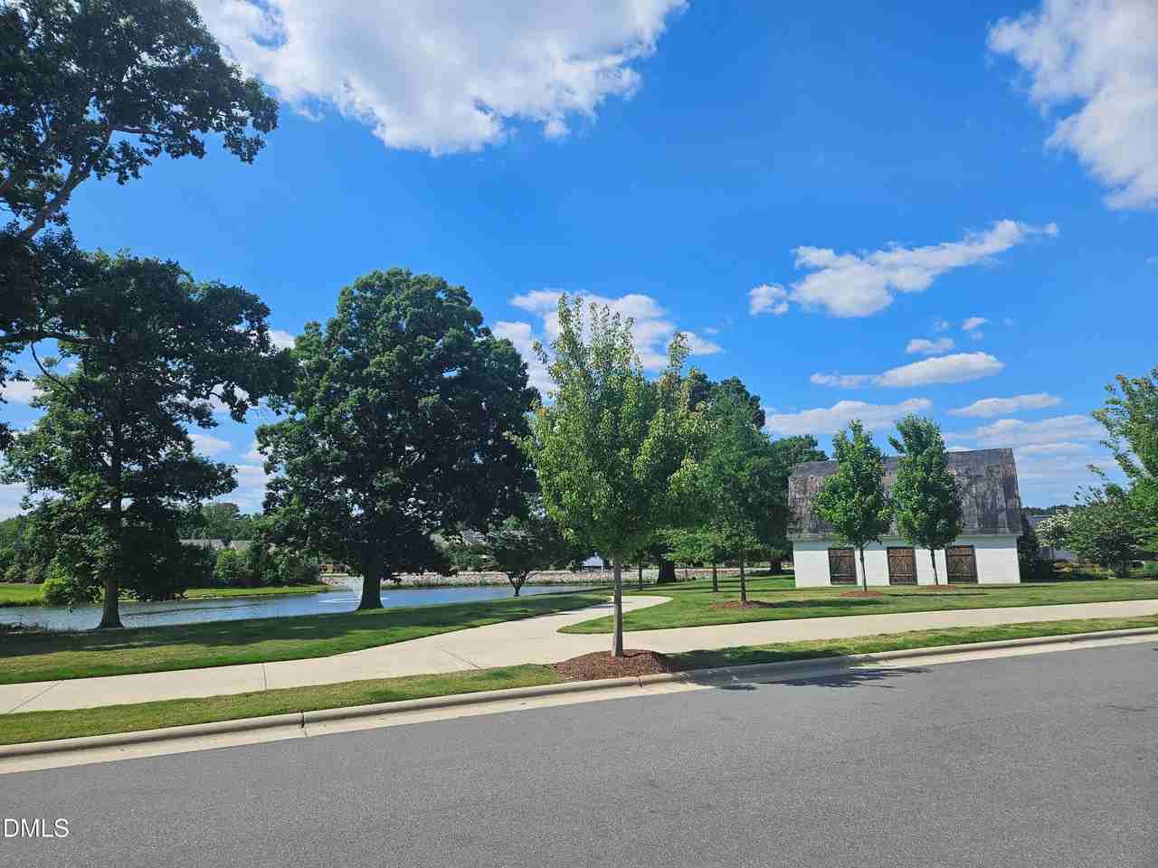 203 Condra Rd - Photo 2 of 26