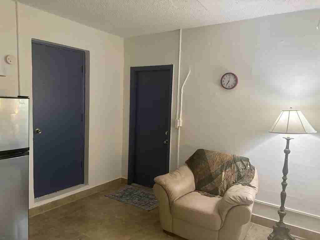 10132 Windtree Ln S - Photo 4 of 16