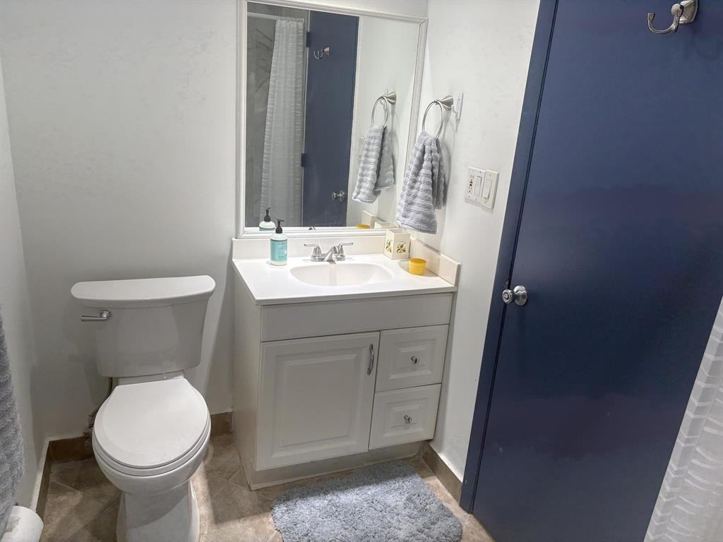 10132 Windtree Ln S - Photo 5 of 16