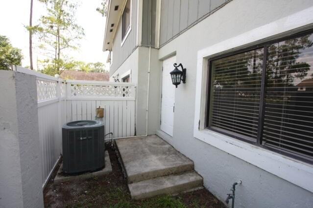 1141 Goldenrod Rd - Photo 4 of 36
