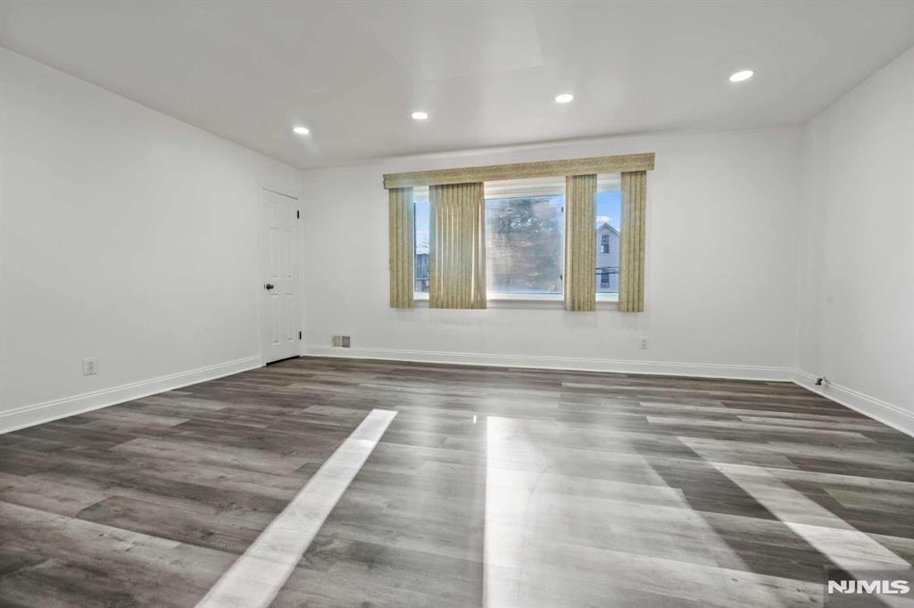 254 Lexington Ave Unit 2 - Photo 4 of 14