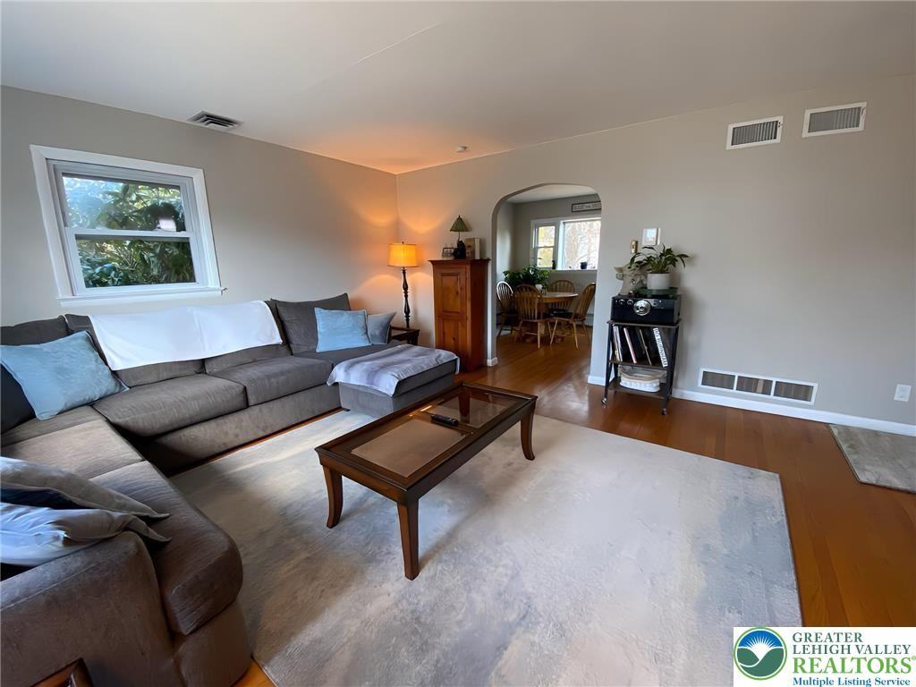 725 N Berks St - Photo 3 of 13