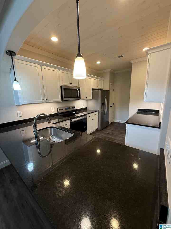 4425 Lennox Pl - Photo 6 of 35