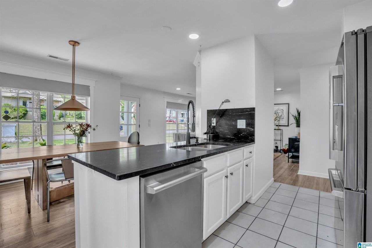 741 47th Pl S - Photo 5 of 16