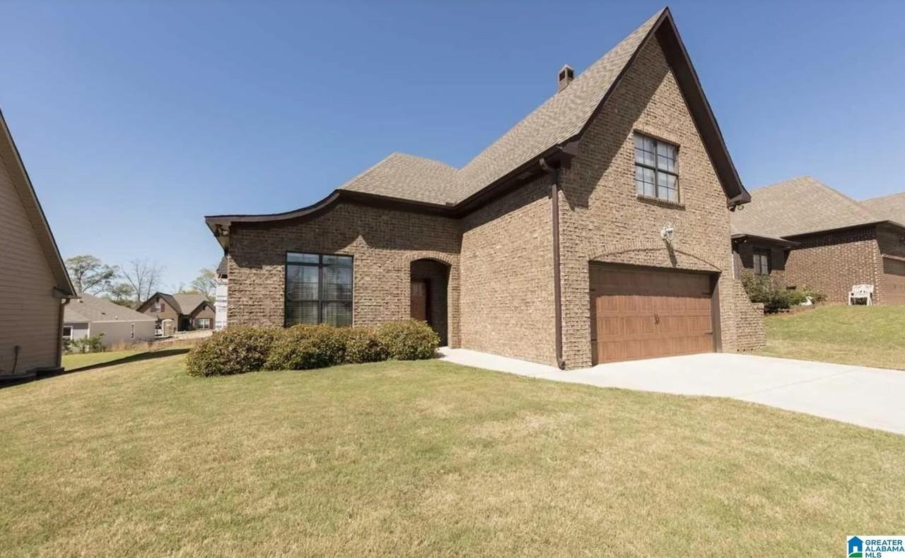 1059 Kerry Dr - Photo 3 of 28
