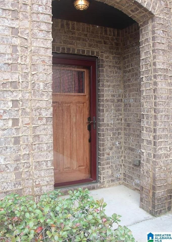 1059 Kerry Dr - Photo 5 of 28
