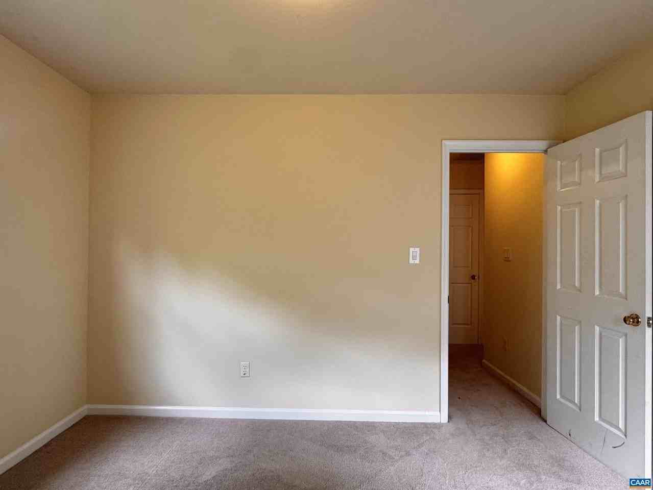 4644 Briarwood Dr - Photo 5 of 50