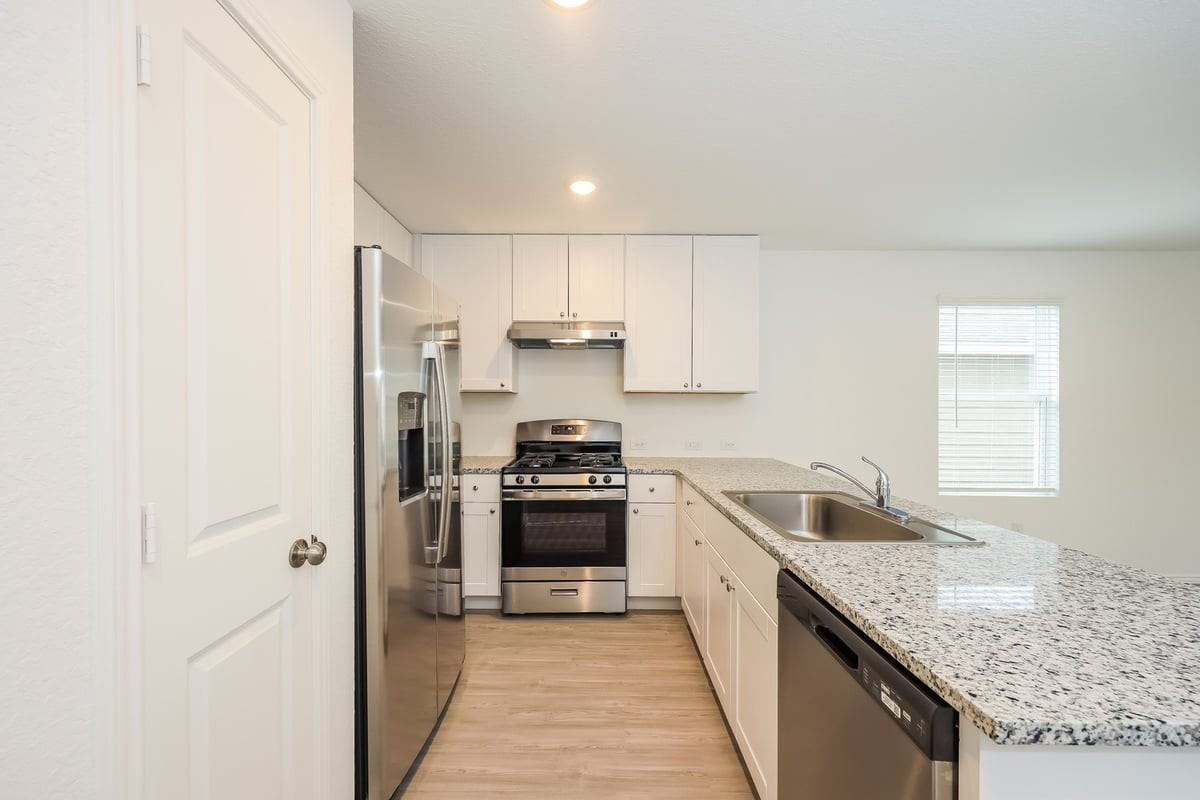 10727 Hernando Ct - Photo 4 of 15