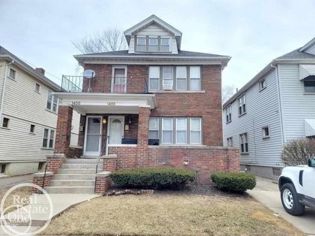 1456 Beaconsfield Ave