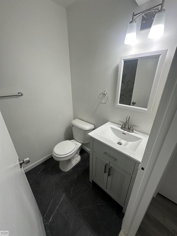 60 60 Logan - Unit 7A Street - Photo 2 of 8