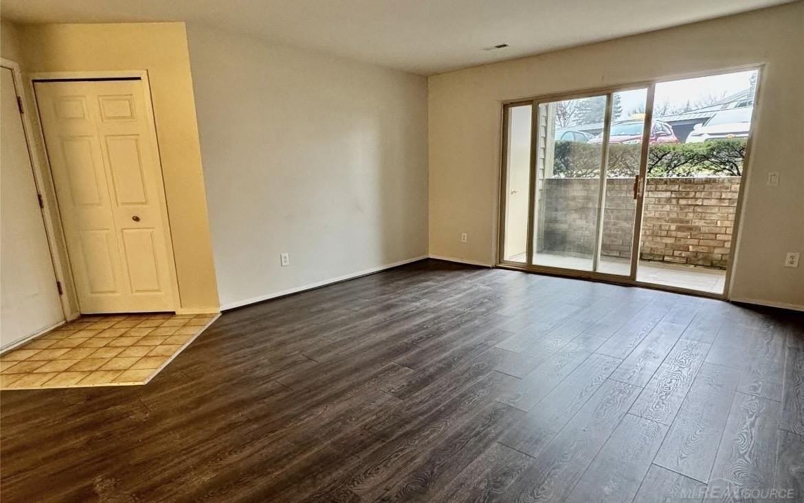 2605 2605 Greenstone BLVD APT 201 Street - Photo 3 of 10