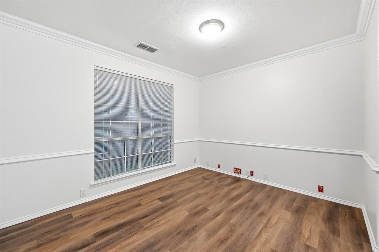 2216 Oak Park Dr - Photo 4 of 24