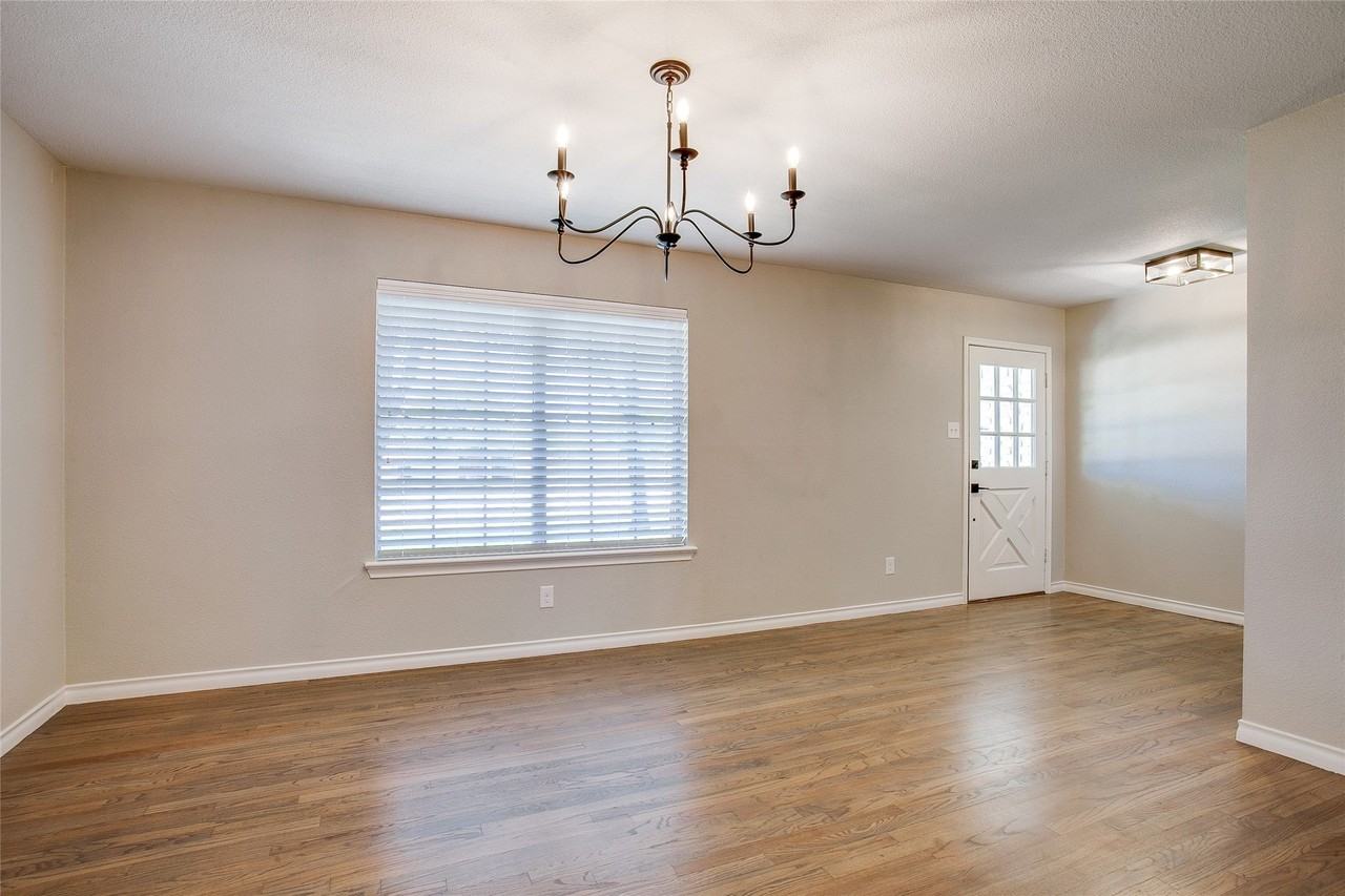 220 220 N Town E Boulevard - Photo 6 of 29