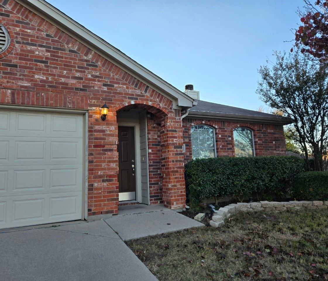 14045 Silkwood Dr - Photo 2 of 12