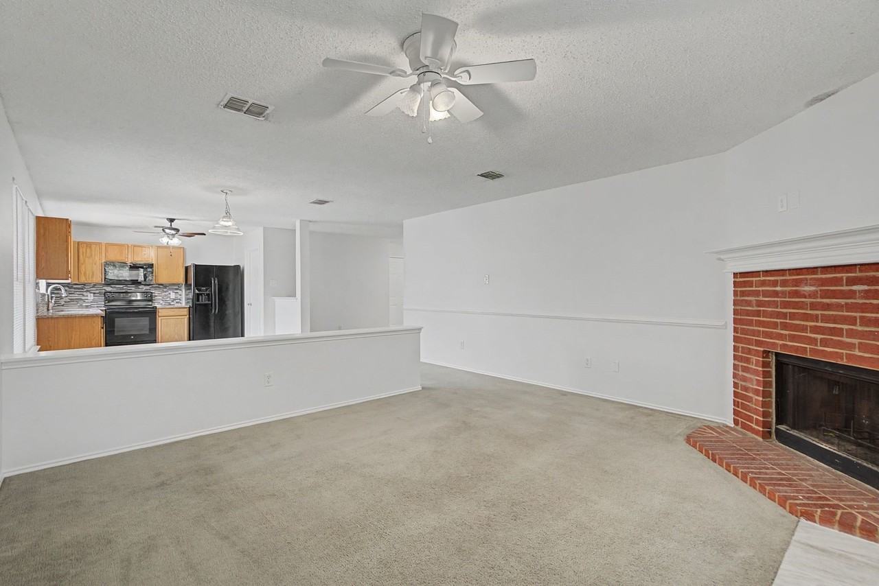 1421 Knottingham Dr - Photo 2 of 24