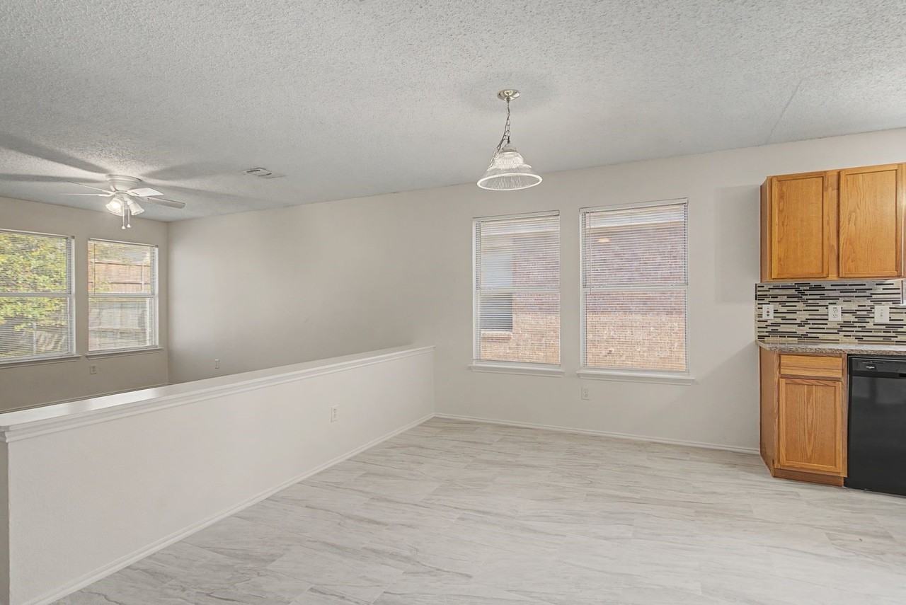 1421 Knottingham Dr - Photo 6 of 24
