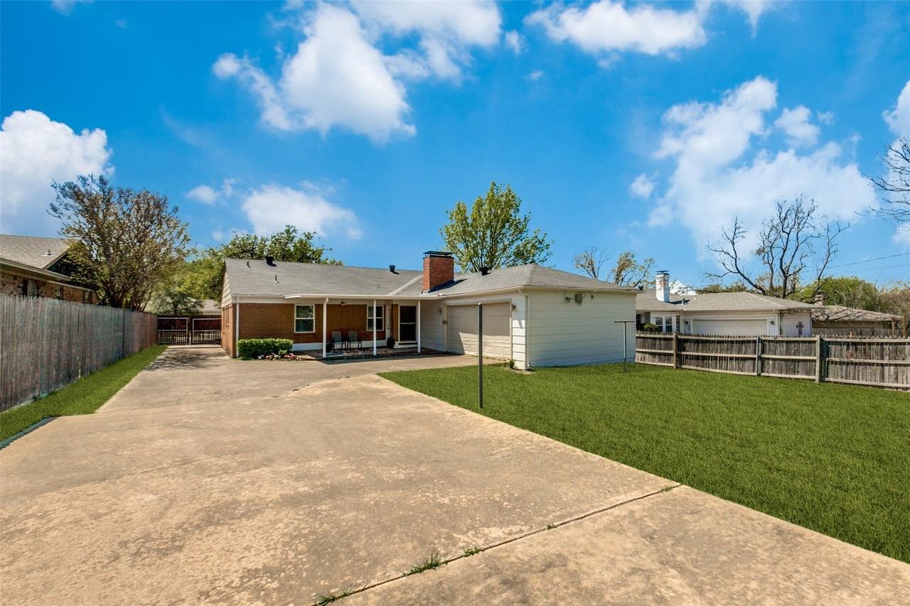 816 Sherwood Dr - Photo 3 of 12