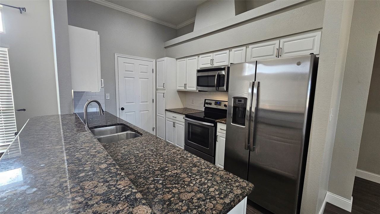 914 Key Ln - Photo 2 of 16
