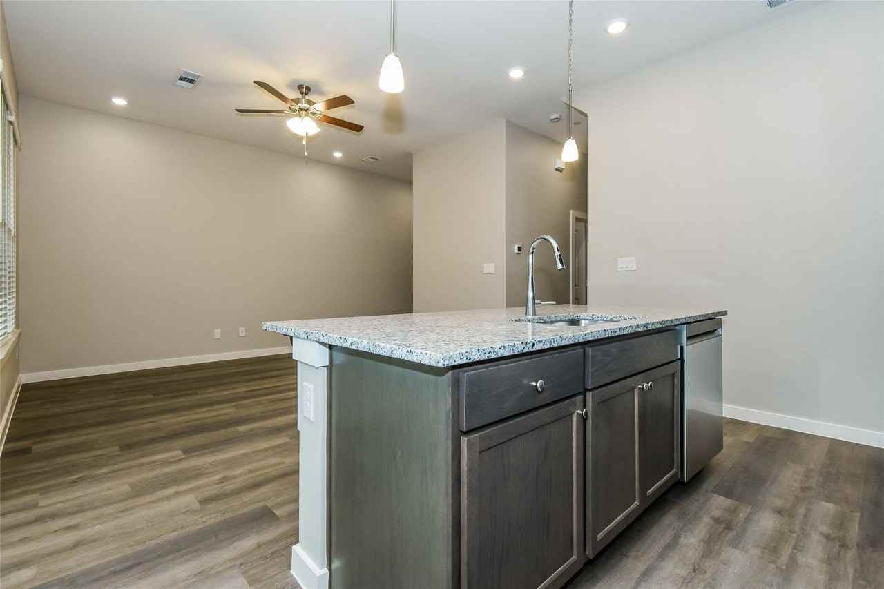 3023 Songbird Ln - Photo 5 of 19