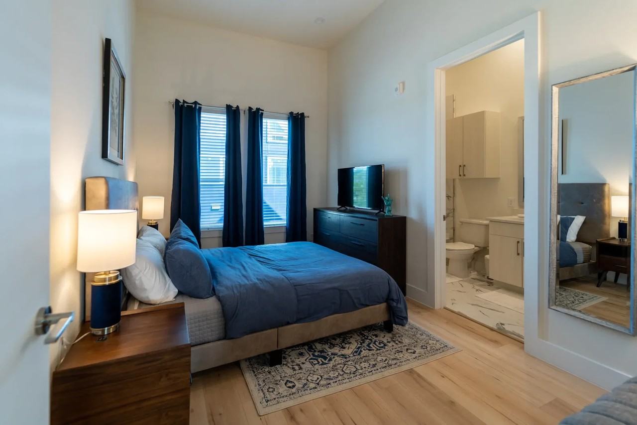 3275 Summer St - Photo 3 of 8