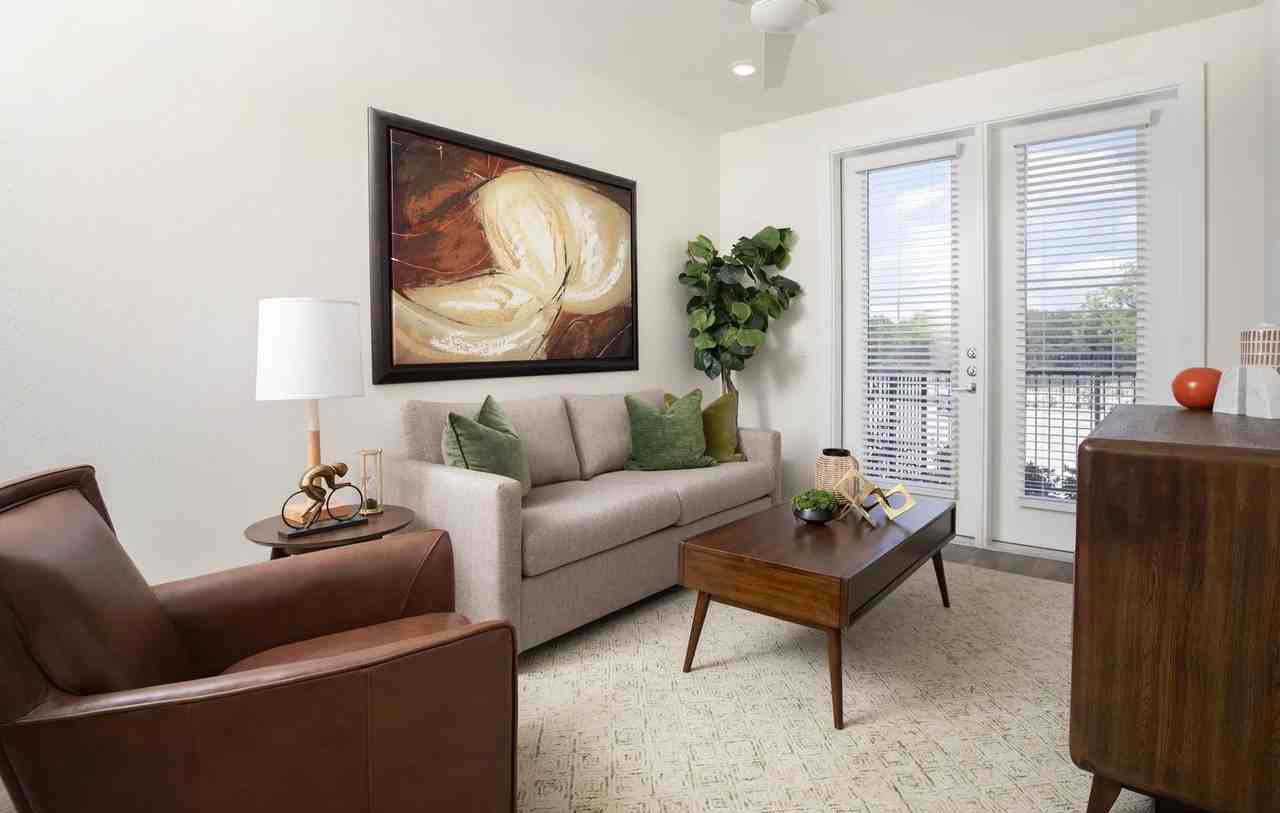 1690 North Loop