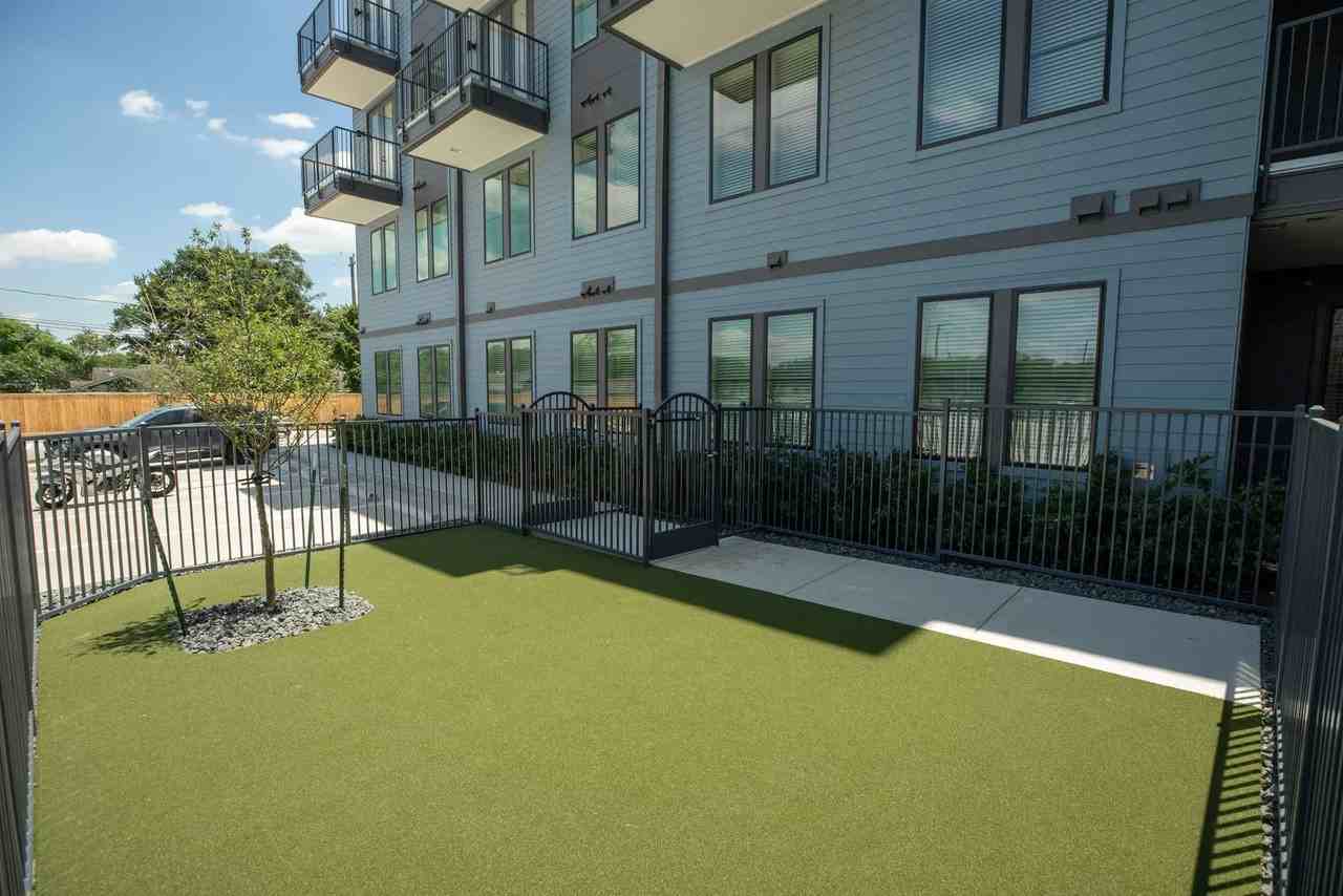 1690 North Loop - Photo 2 of 8