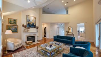 featured image of 910 W Roxbury Pkwy