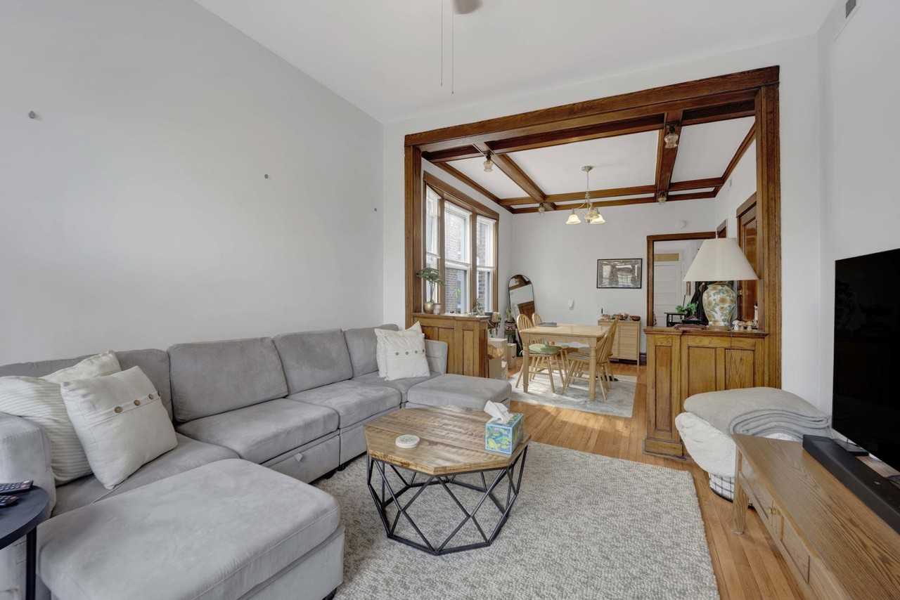 2337 W Thomas St #3F - Photo 3 of 8