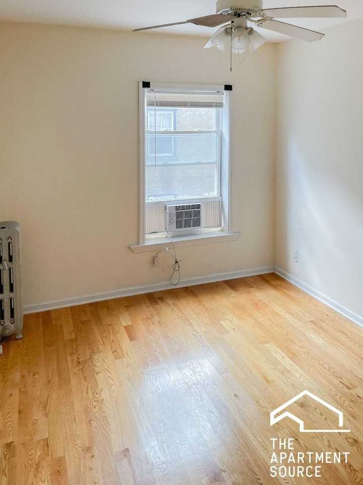 3924 N Pine Grove Ave #2W - Photo 6 of 12