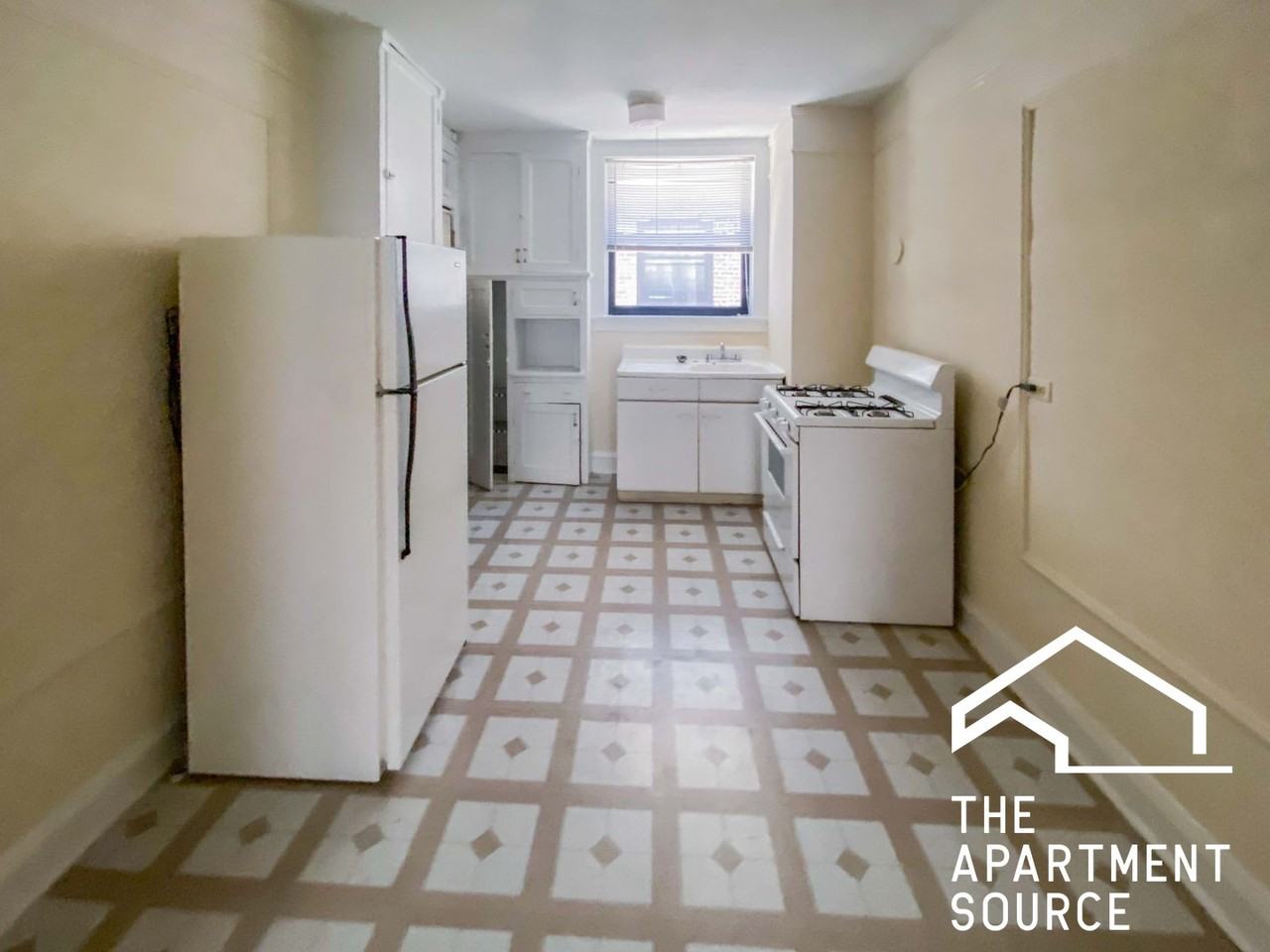 1944 W Wilson Ave #1M