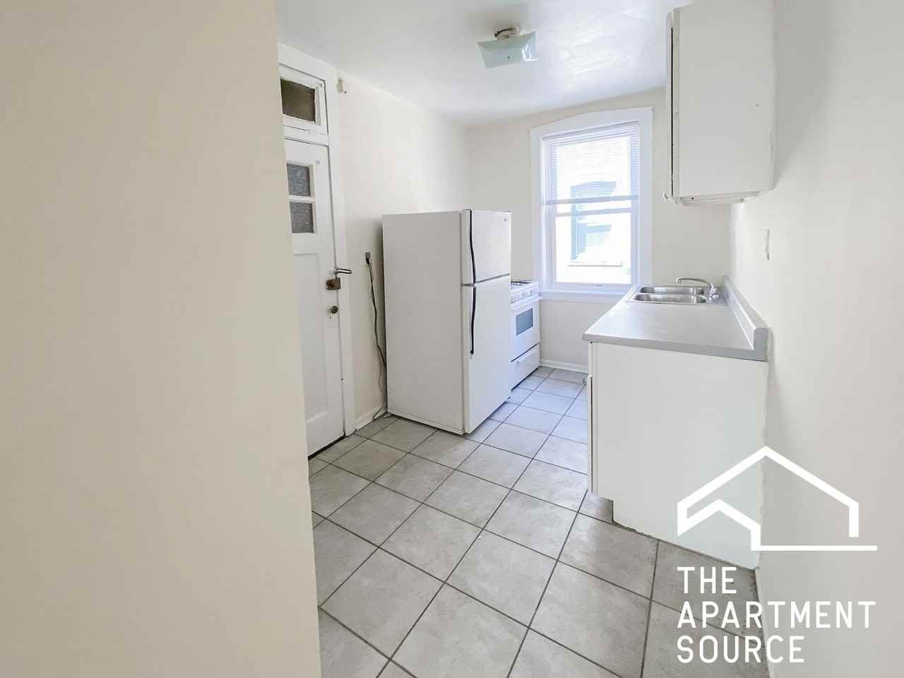 5036 N Wolcott Ave #3