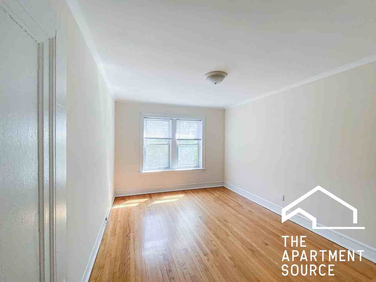 5036 N Wolcott Ave #3 - Photo 3 of 17