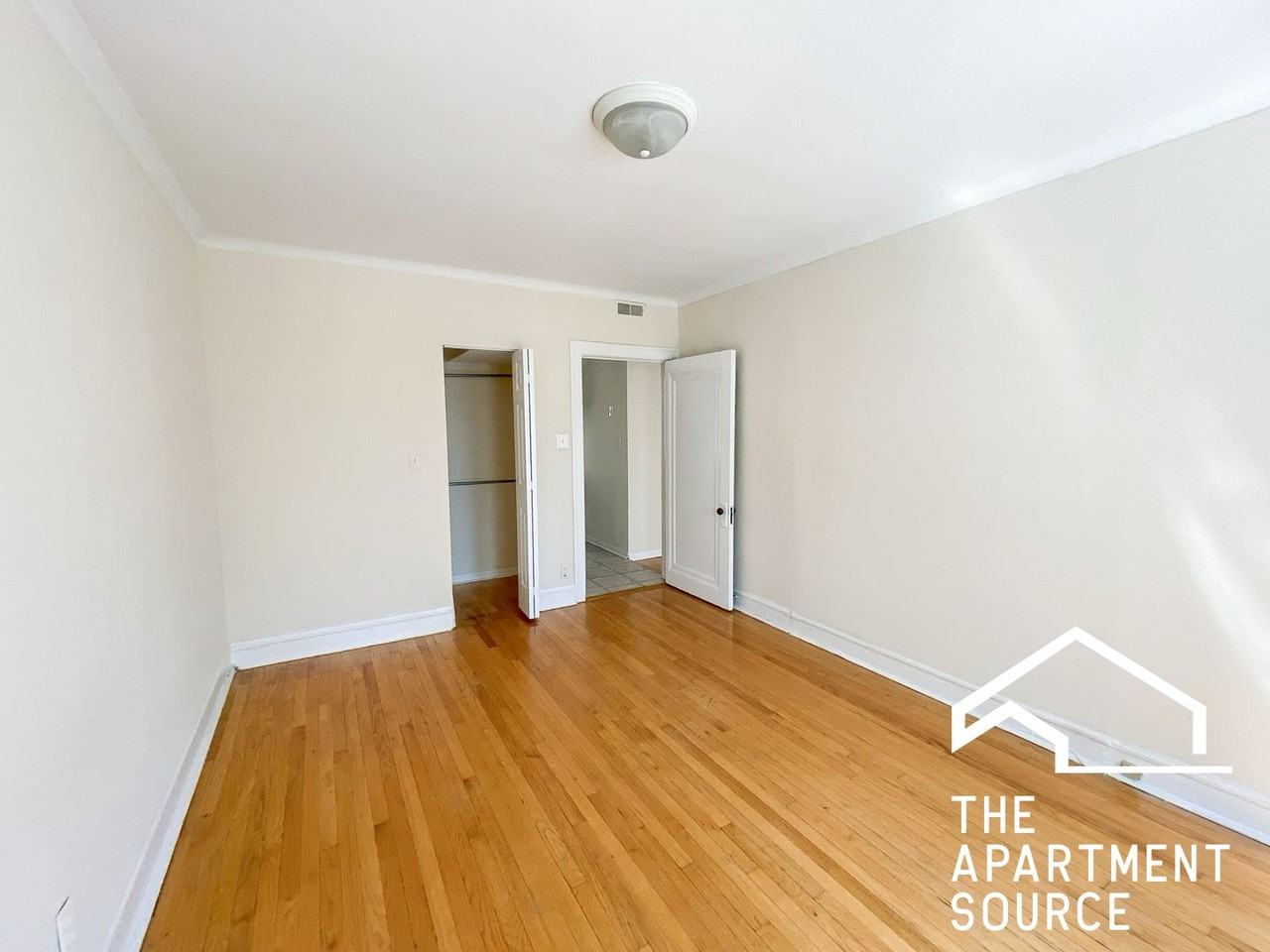 5036 N Wolcott Ave #3 - Photo 4 of 17