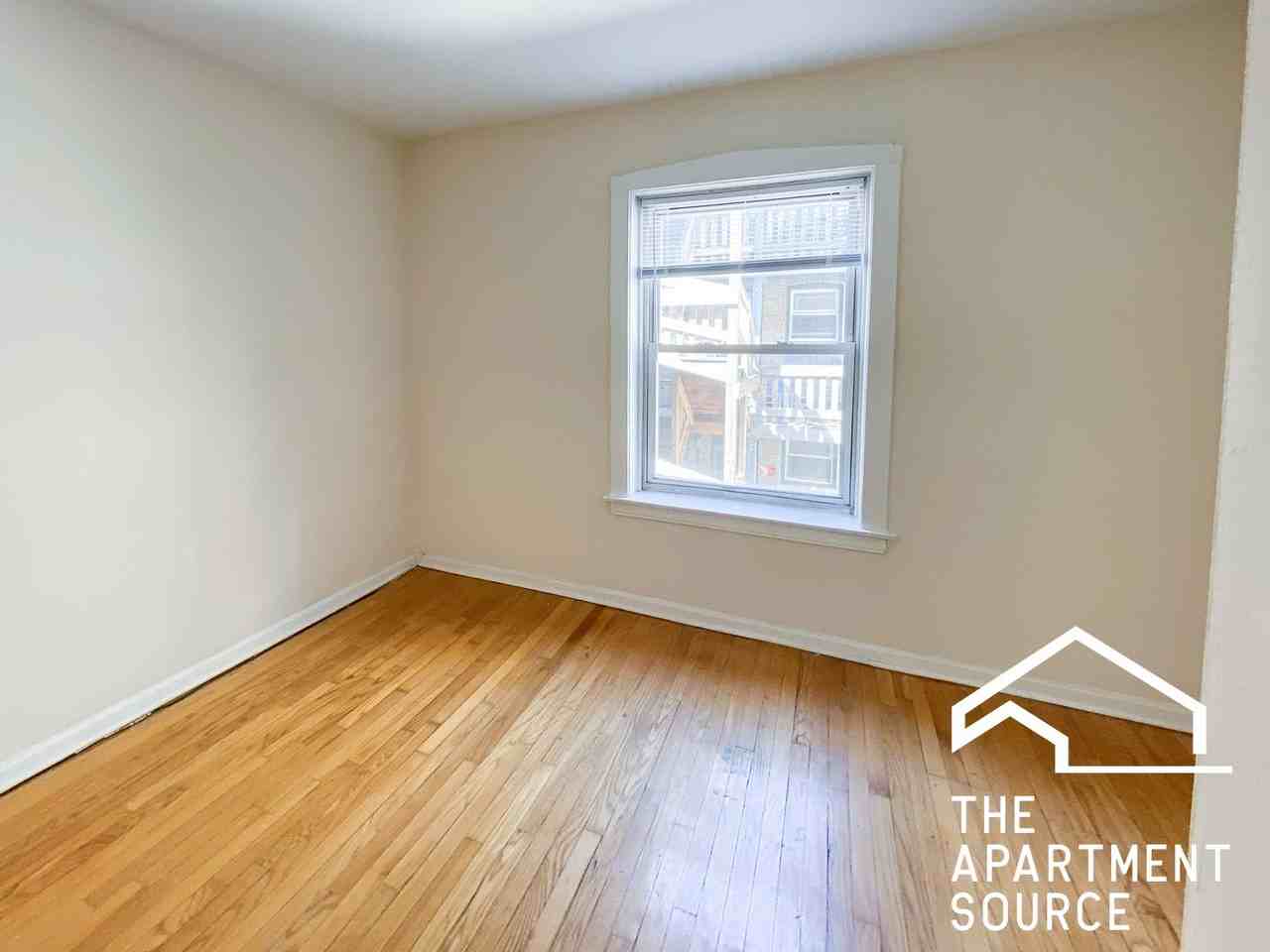 5036 N Wolcott Ave #3 - Photo 7 of 17