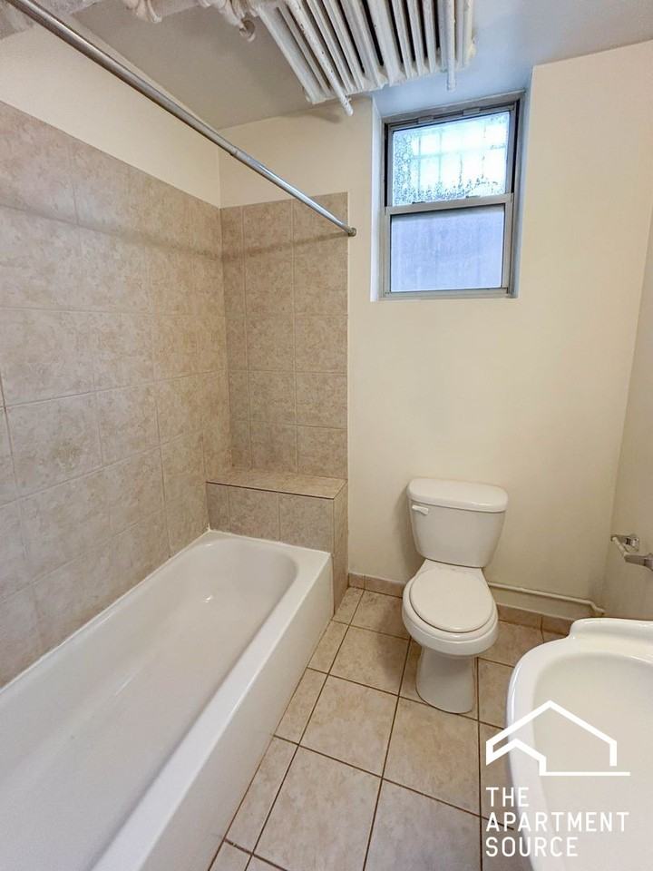 1926 W Winona St #GRD - Photo 4 of 7