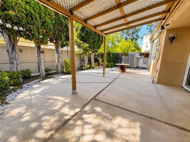 4581 Sandburg Way - Photo 2 of 8