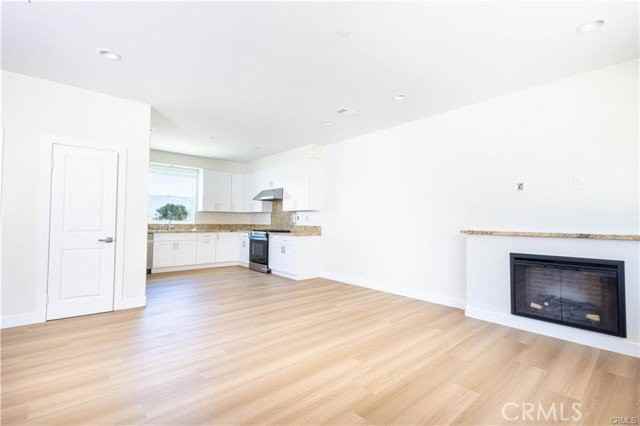 1042 San Juan St - Photo 6 of 8